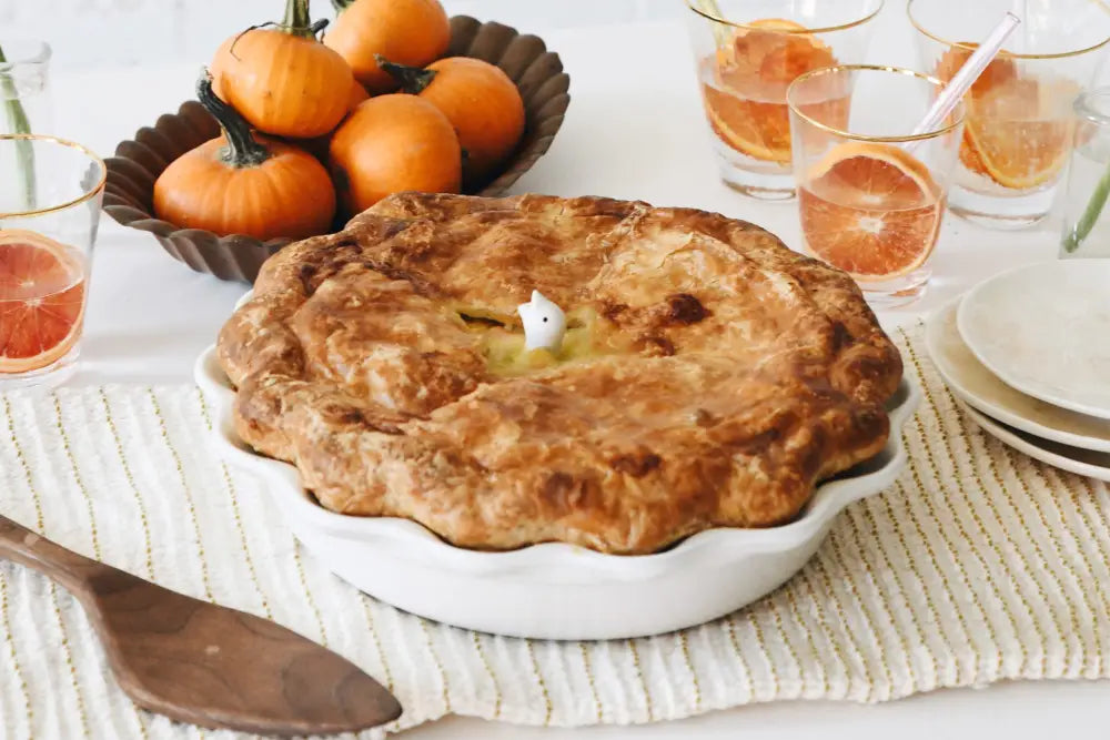 Le Creuset Stoneware Set of 2 9’’ Heritage Fluted Pie and 9’’ Fluted Loaf Dish